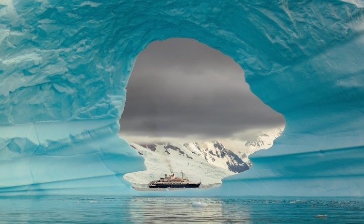 Antarctica ice bridge