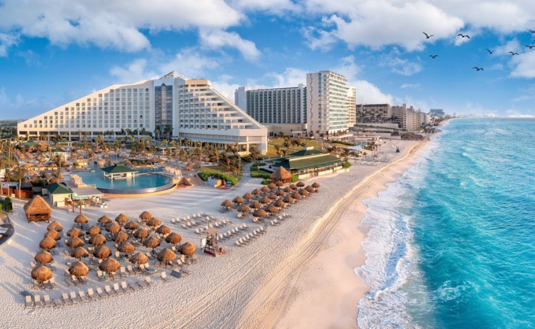 Cancun shutterstock 1956007453
