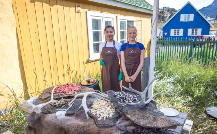 Quark Expeditions Essential Greenland Arctic Food Tasting West Greenland Credit AcaciaJohnsonSM