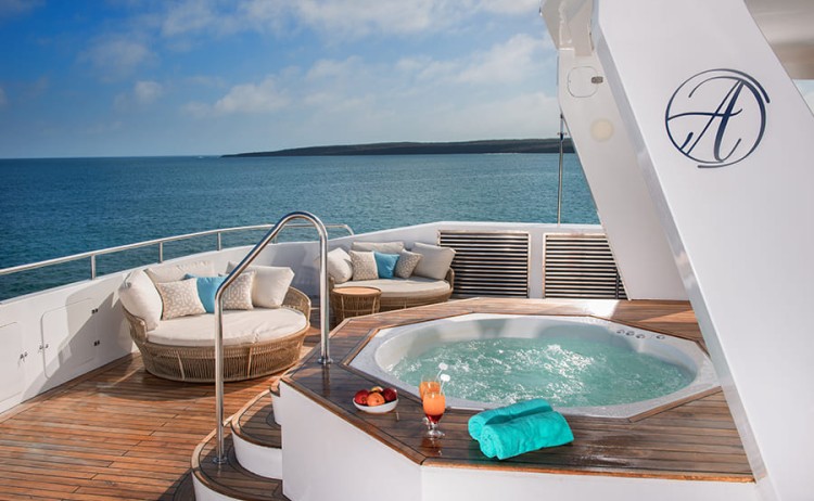 sundeck1 alya catamaran