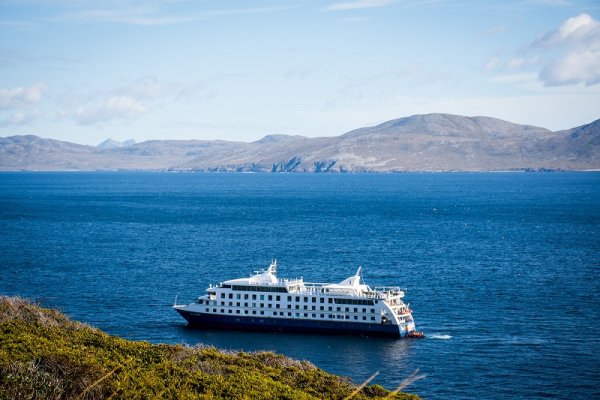 High season cruising in Patagonia High season cruising in Patagonia