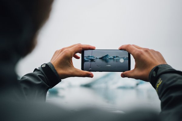Photographing Antarctica with a camera phone Photographing Antarctica with a camera phone